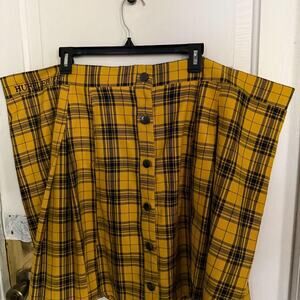 Nwt harry potter hufflepuff skirt